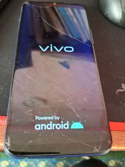 Vivo V2027 телефон