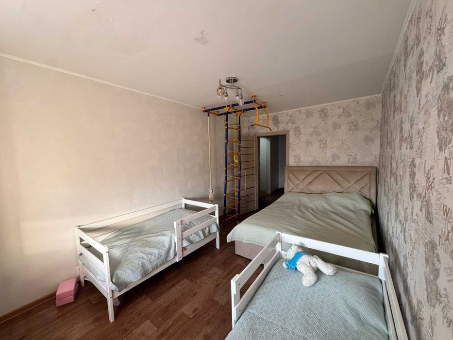 Продам 3 ком в 8мкр