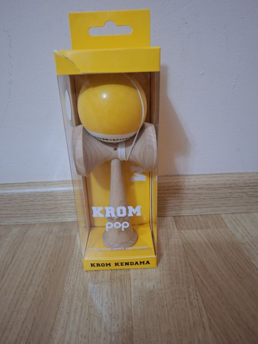 Kendama krom pop  semnata de XRemus
