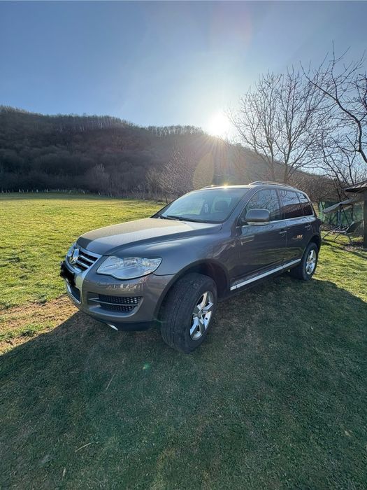 Vând Volkswagen Touareg