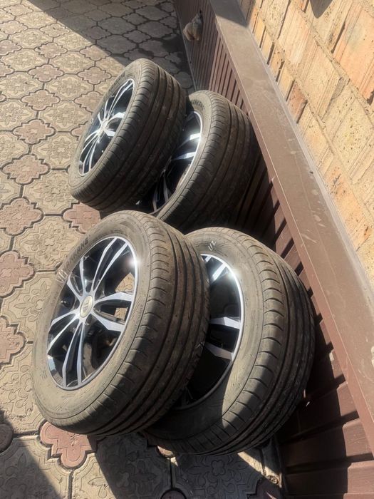 Продам комплект дисков с резиной