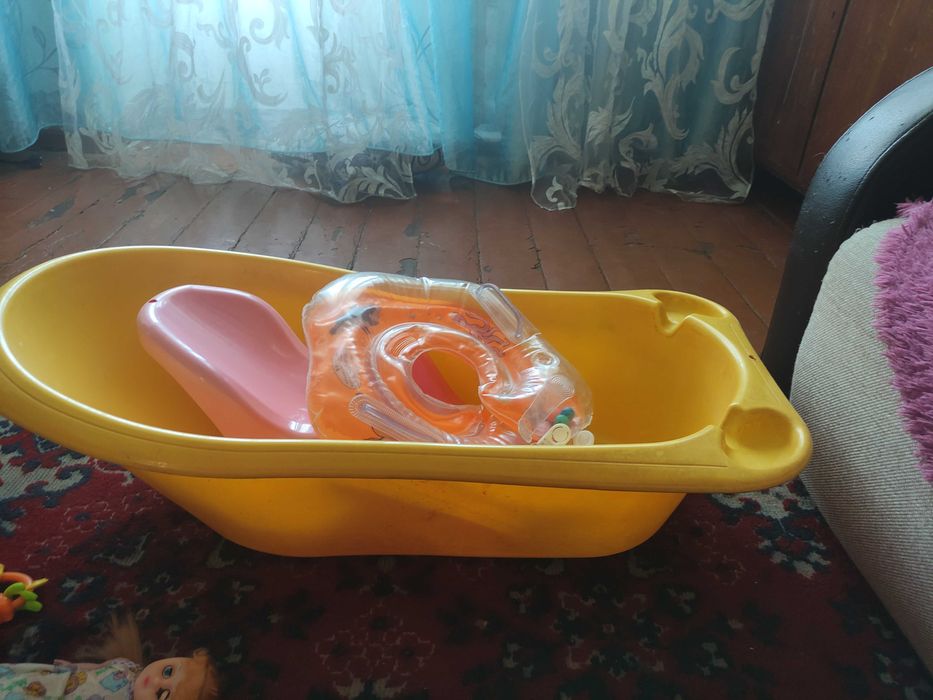 Детская коляска и ванночка