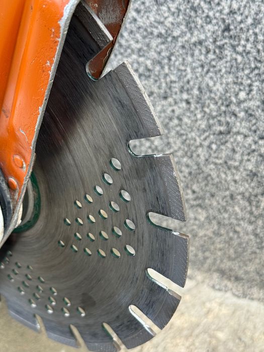 Бензинов фугорез STIHL TS 400 – професионален, здрав, готов за работа