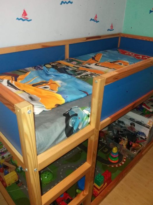 Pat Kura  cu saltea de la ikea