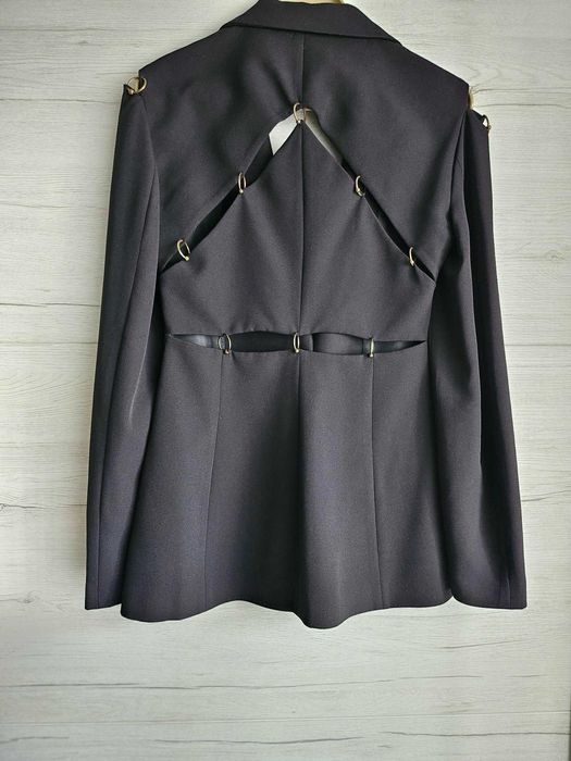 Продавам черно сако