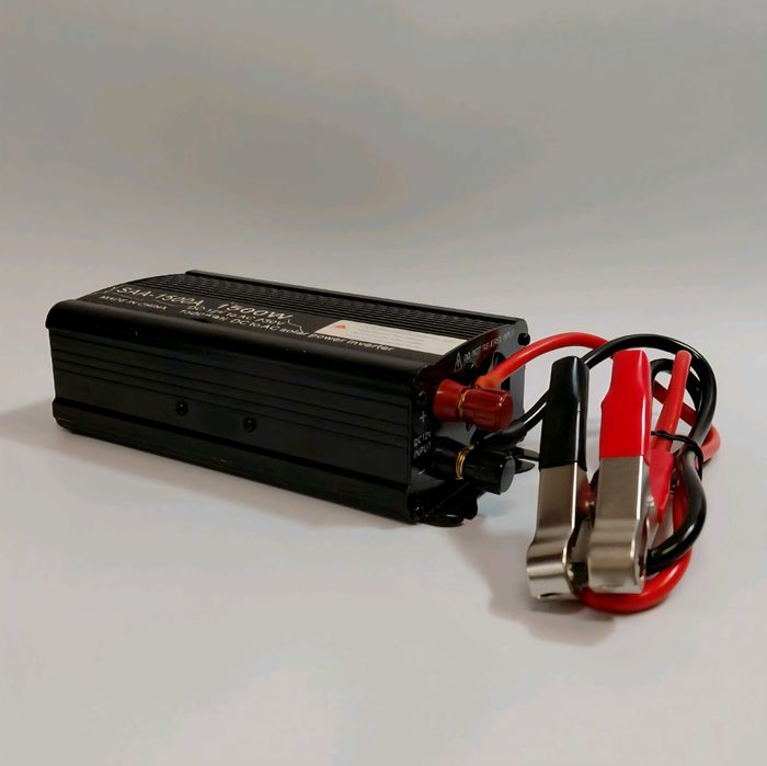 Автомобилен инвертор SAA-1500A 1500W 12V към 230V – Нов