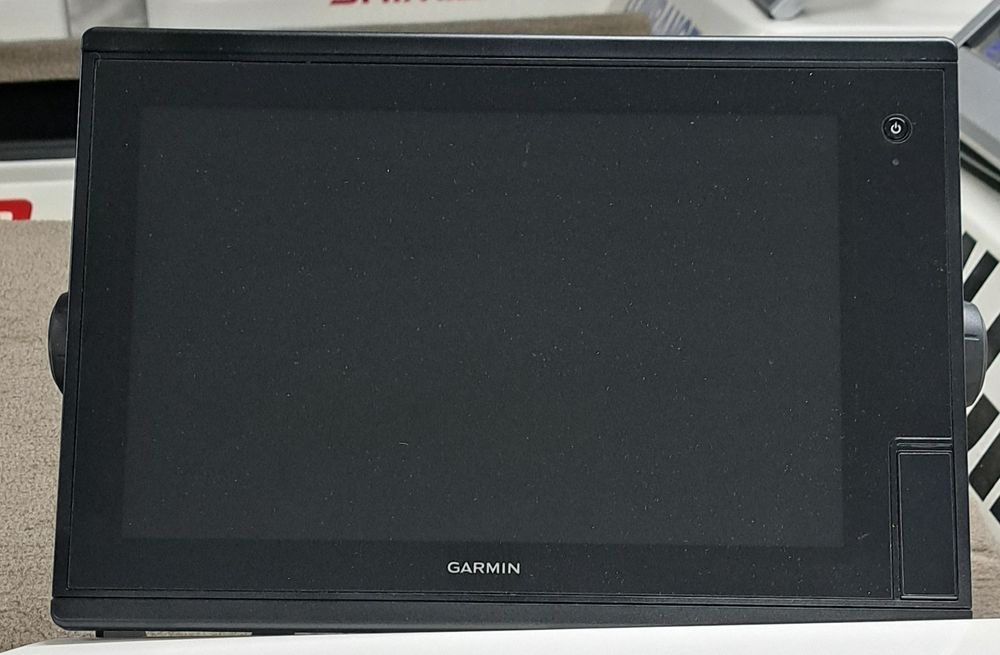 Vând sonar Garmin 1222xsv