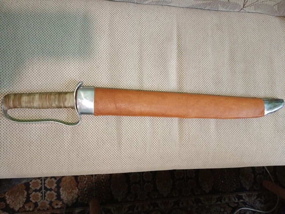 Ръчно изработен палаш