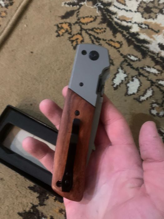 Продам нож с коробкой