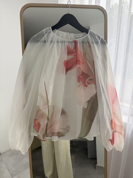 Нова риза Ted Baker L