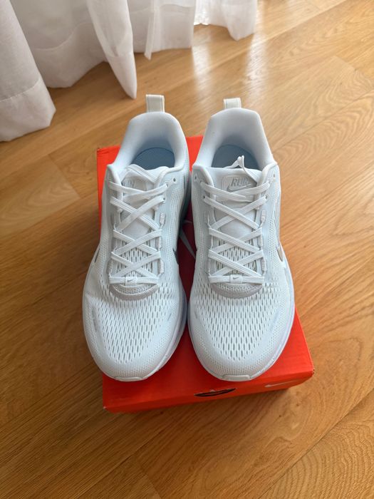 Nike Vomero 18 чисто нови маратонки 24,5 см