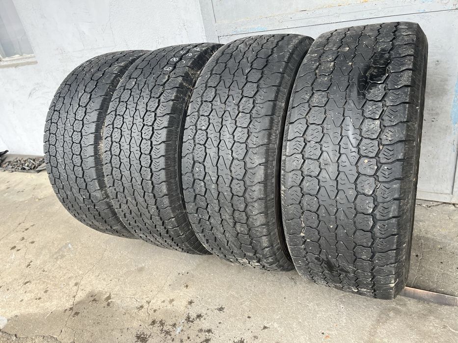 4 бр. всесезонни лекотоварни гуми 285/65/16C GoodYear DOT 1613 5-6 mm