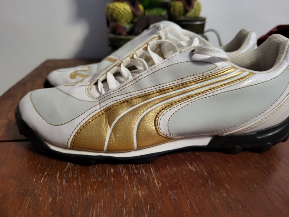 Vând adidași de dama marca puma