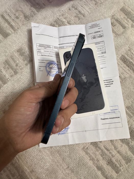 Продам iPhone 13 айфон 13