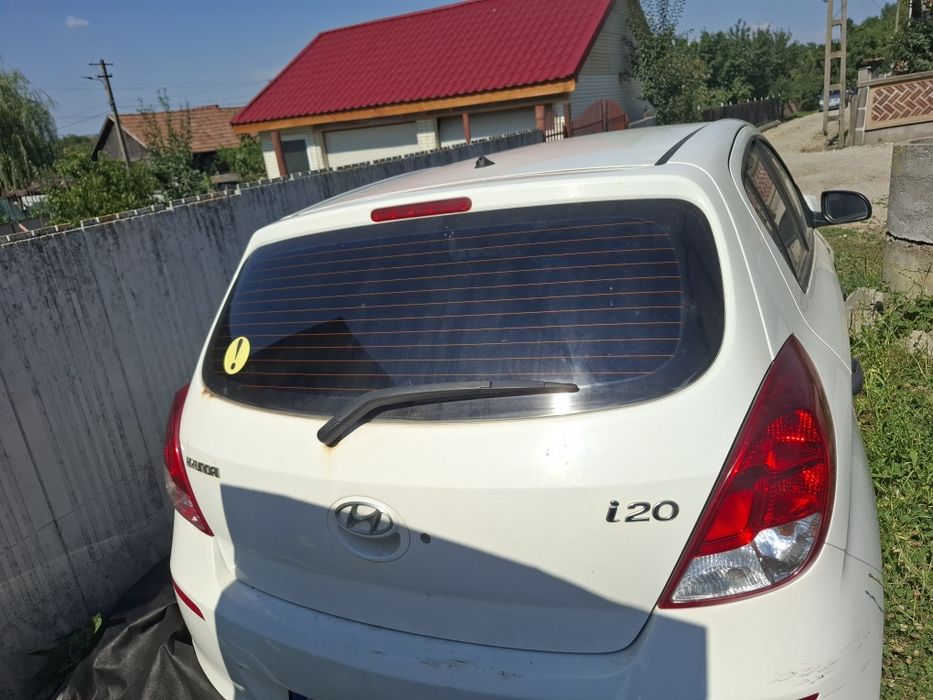 HYUNDAI i20 2014 — imagine 3