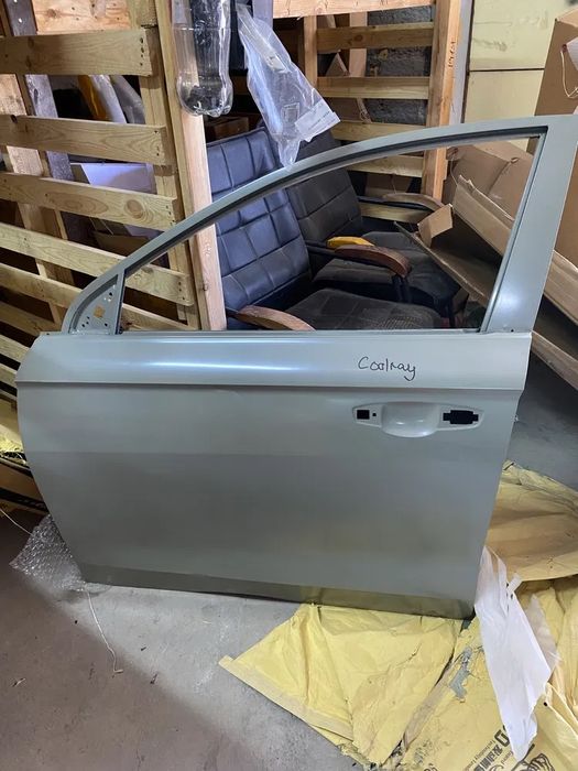Geely Coolray двери