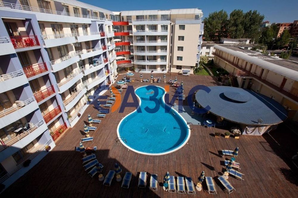 Продава се Двустаен апартамент в к.к. Слънчев бряг - 71 кв.м за 895 €/кв.м - Снимка #14