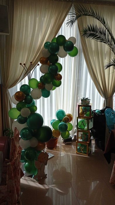 Арки и декорации с балони