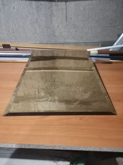 Oglinda sticla aurie