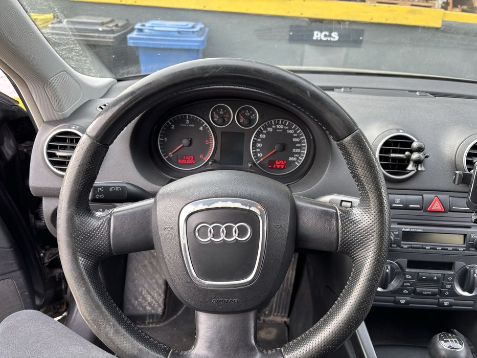 Audi a3, BP, An 2008,putere 140, bara fata S3, Uși S Line, culoare Gri