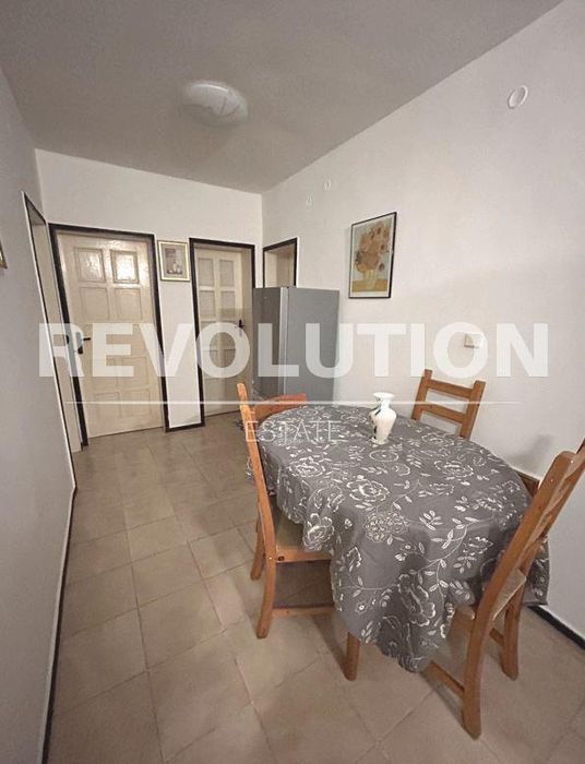 Тристаен апартамент в района на м-т Траката