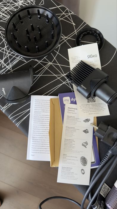 Продавам оригинален сешоар Dyson