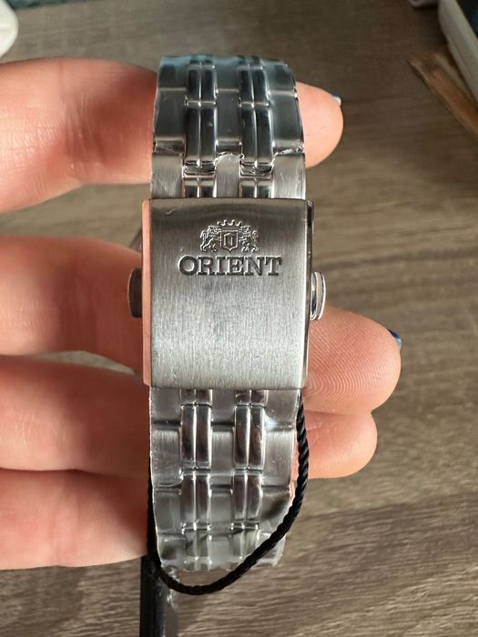 *Нов* часовник ORIENT WORLD MAP RA-AA0E02E