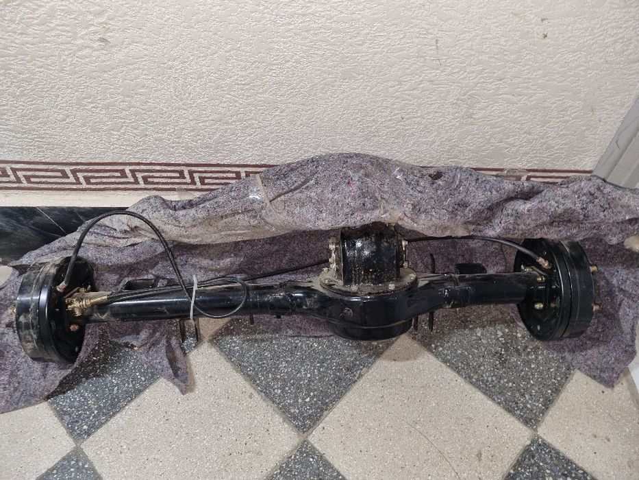 Muravey Lochin motoga zadni most sotiladi yangi