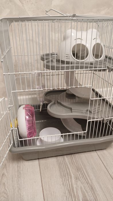 Продам двухъярусную клетку для хомяков