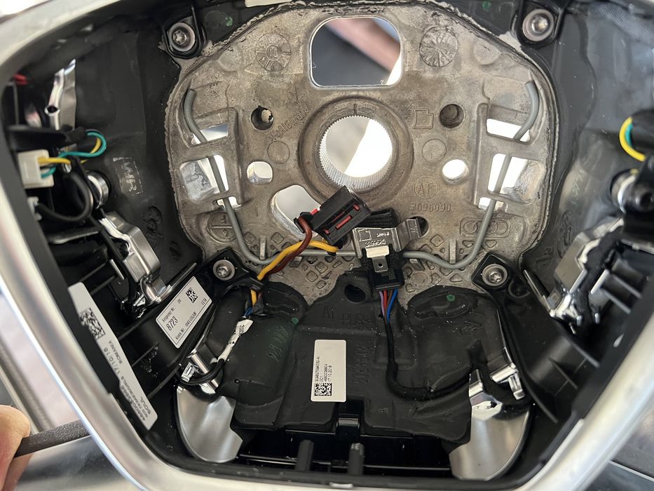 Волан за Audi A6 A7 4K A8 4N 2018-2021г с подгряване и Вибрации