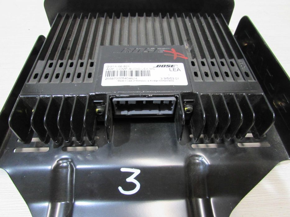 МАЗДА BOSE усилвател EG23 66 920A / GM1A-66-92X/F152 66 920A