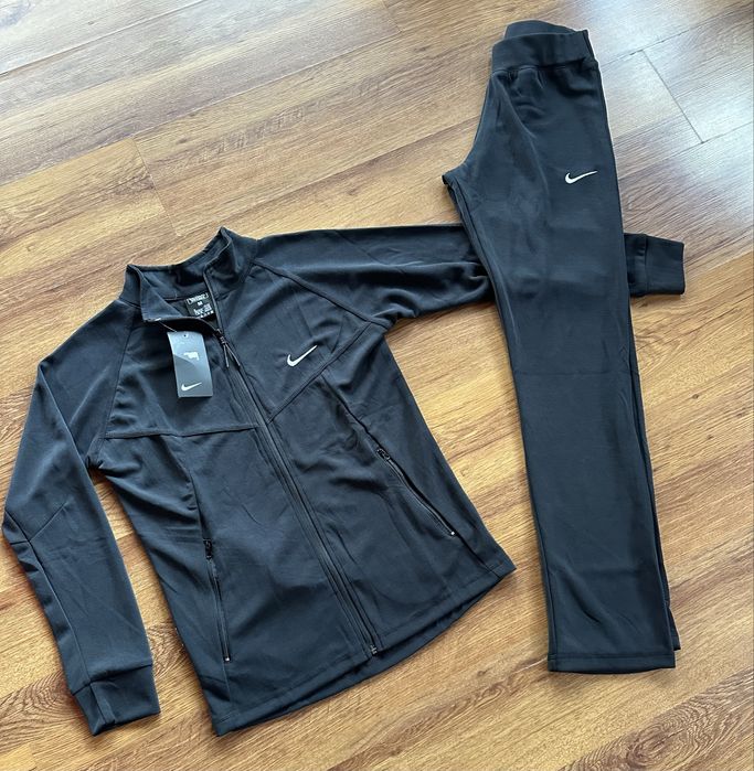 Дамски,памучен екип Nike с бродирано лого,тъмно син цвят