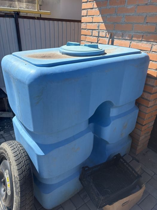 Емкость бак продам для резерва воды