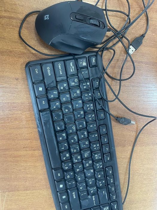 Продам комплект — клавиатура и мышь.
