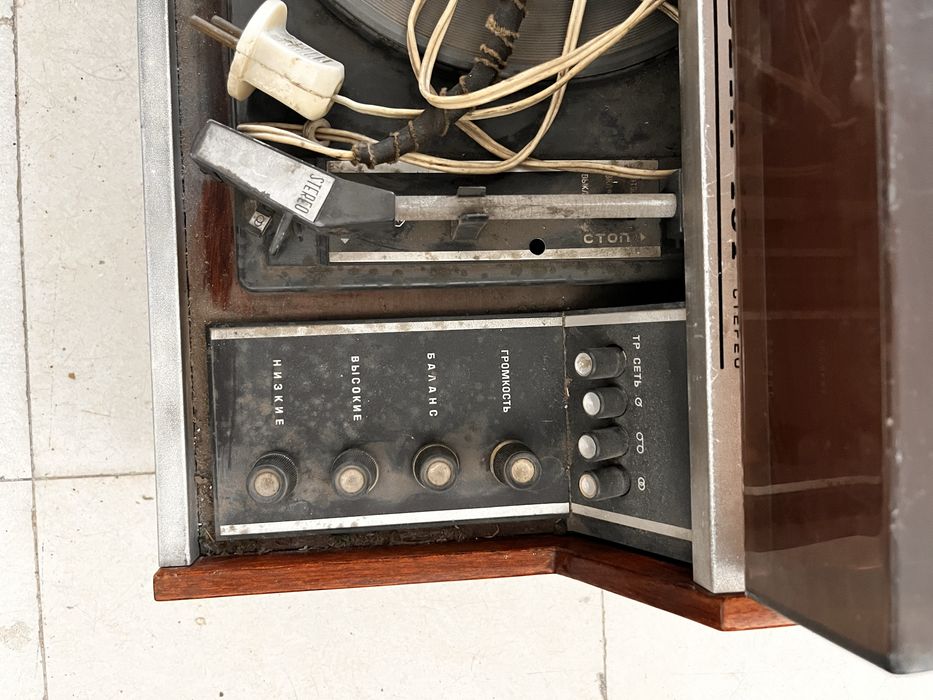 Продам Виниловый Проигрыватель Пластинок СССР