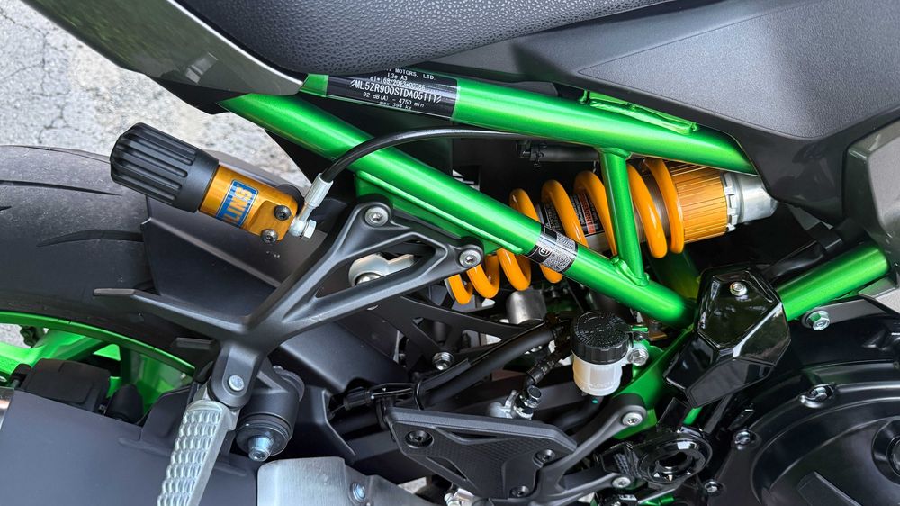 Kawasaki Z900 SE (2025) – 5000 km, Stare Impecabila, Accesorizat
