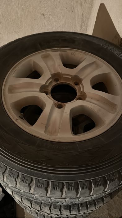 Диски с покрышки Ланд Крузер200