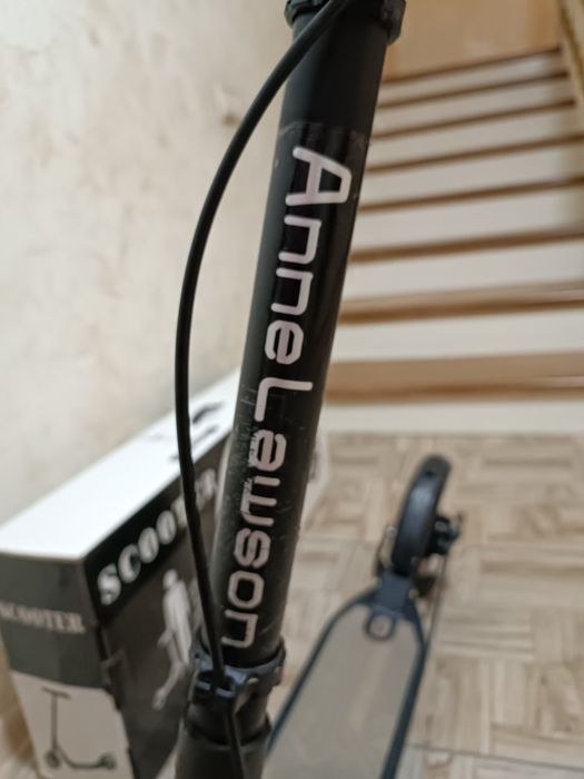 Самокат "Anne Lawson" с дисковым тормозом.