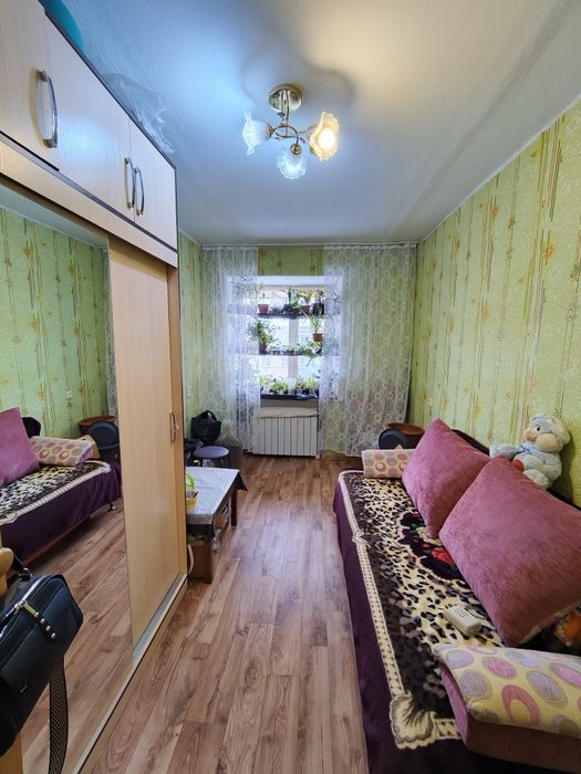 Продам 3- комнатную квартиру на Ауэзова 44