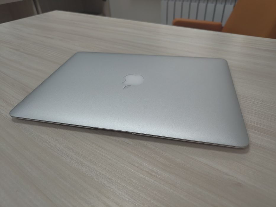 Macbook Air 13, 2017.