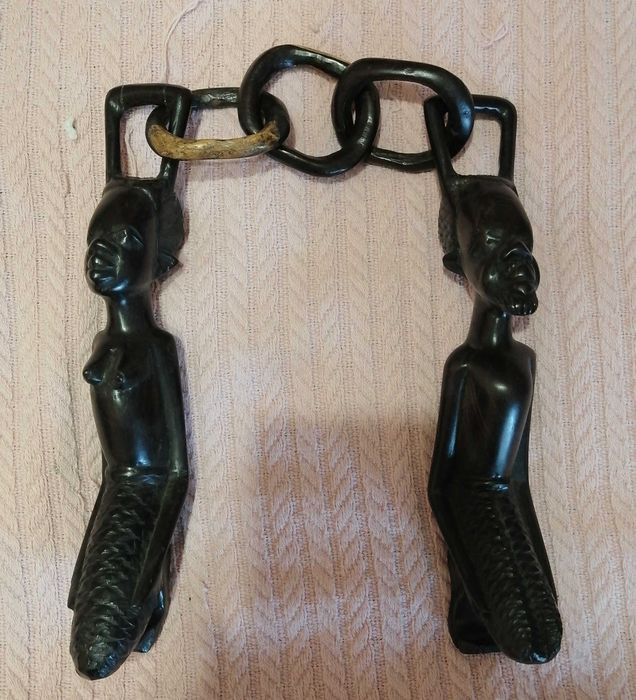 Африканска дърворезба от абаносово дърво