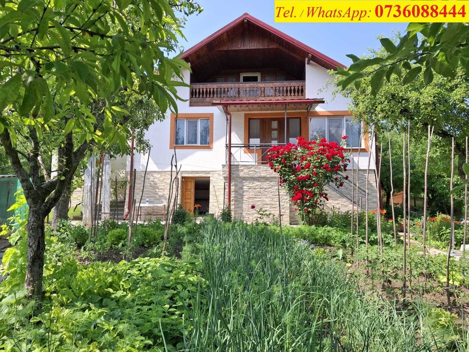 Casa 5 camere, beci, garaj, suprafata construita 134 mp util 112 mp, teren intravilan 1200 mp Deschidere 45 metri, pomi fructiferi