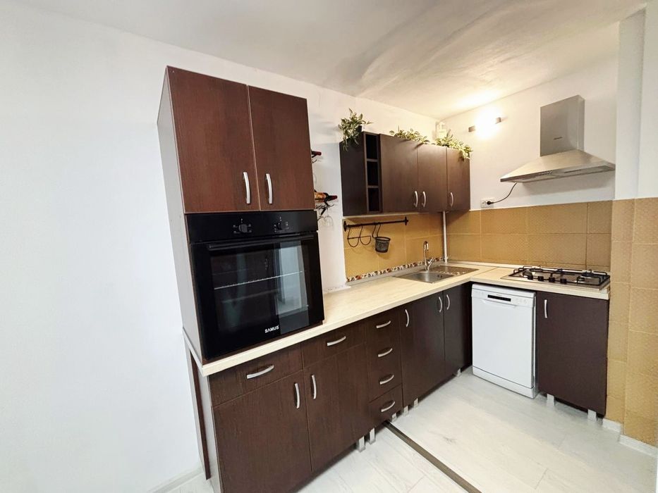 Apartament 2 camere de inchiriat.