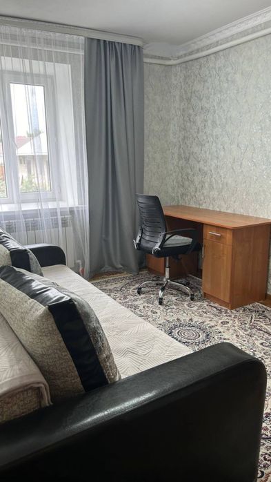 Продам 4 комнатную квартиру