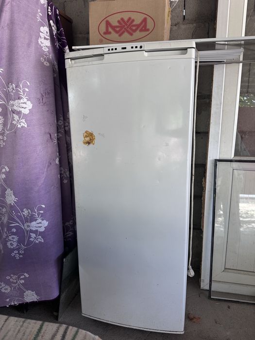 Продам раковину и холодильник