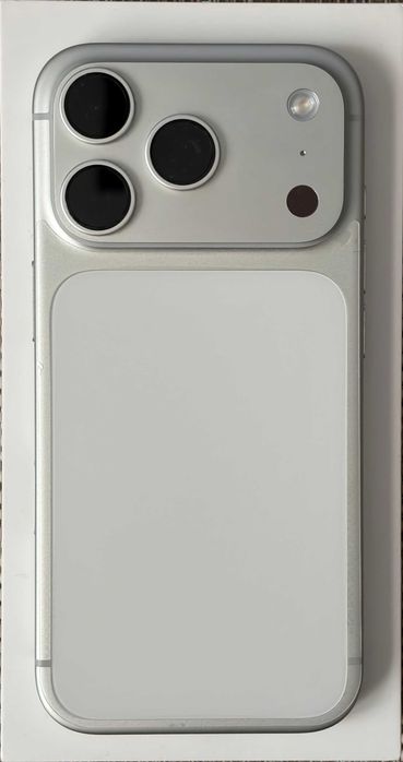 iPhone 17 Pro – перфектно състояние, гаранция, iStyle