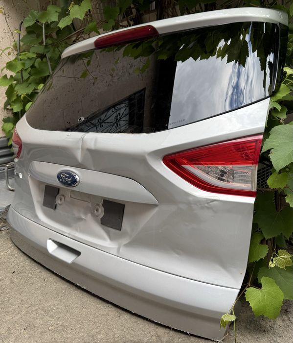 Дверь багажника Ford Escape