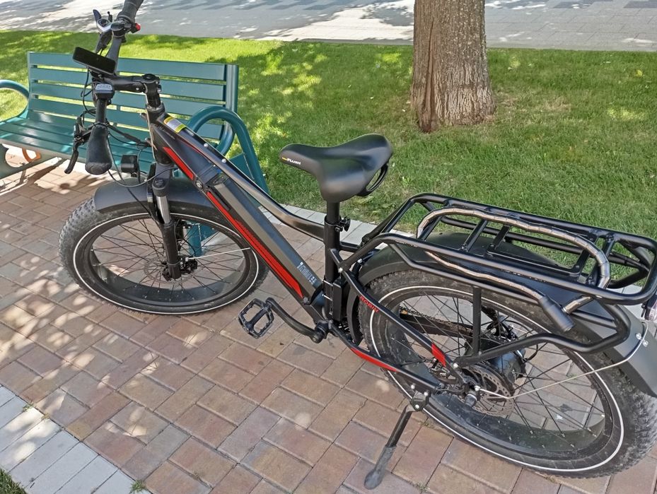 Bicicleta jobobike electrica este noua.