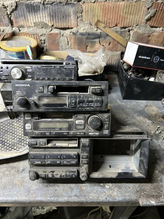 продам магнитофоны штатные на BMW, Honda, pioneer