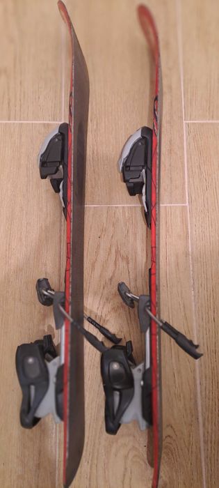 Vând schiuri pentru copii